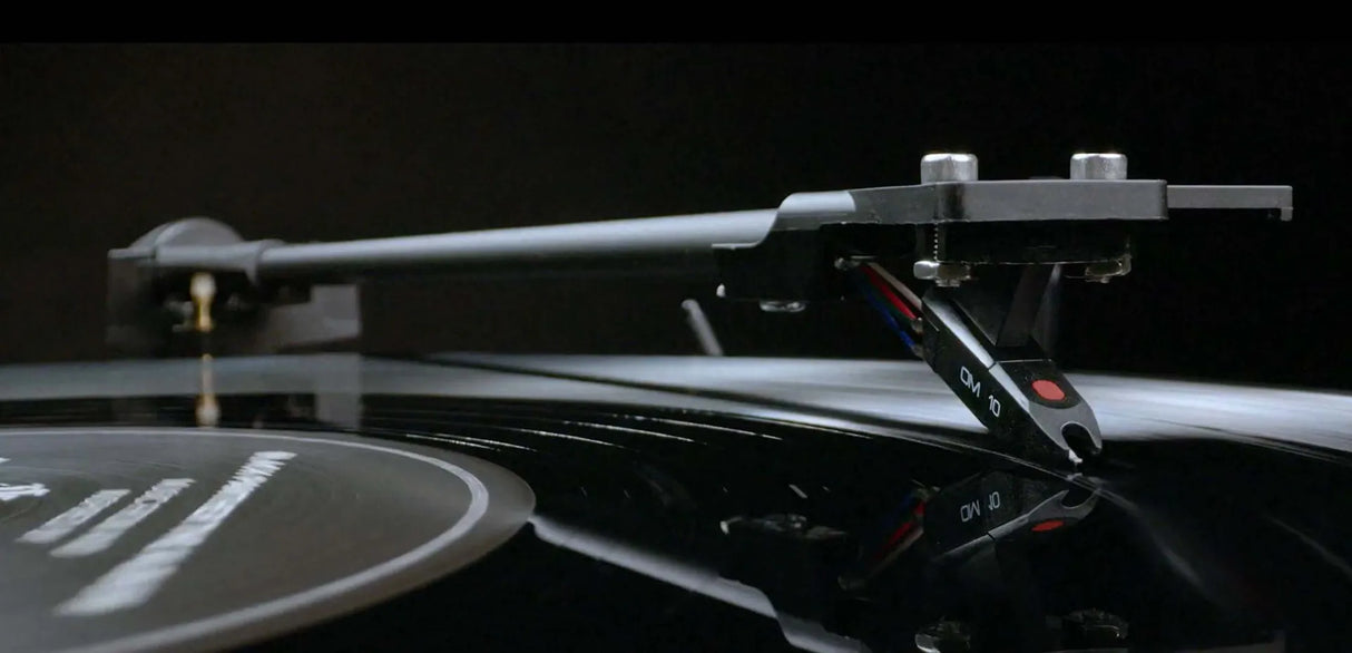 Pro-Ject A1 OM10 skivspelare (svart)