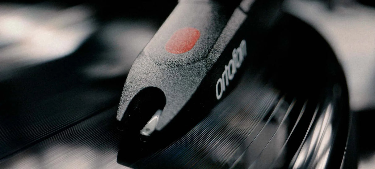 Pro-Ject A1 OM10 skivspelare (svart)