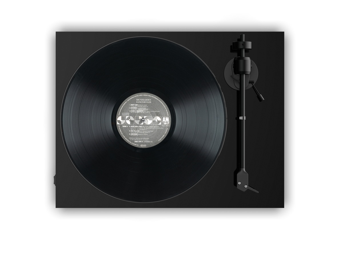 Pro-Ject E1 AT3600L skivspelare (högglanssvart)
