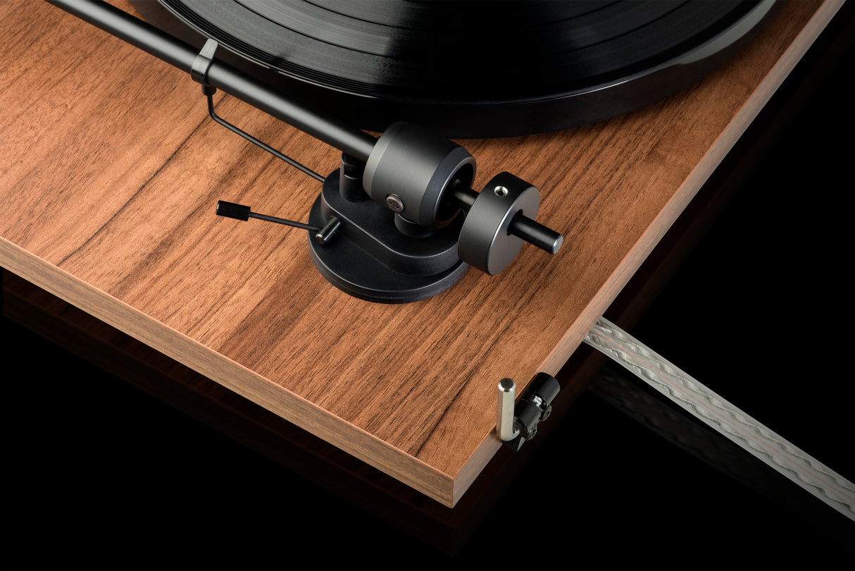 Pro-Ject E1 AT3600L skivspelare (valnöt)