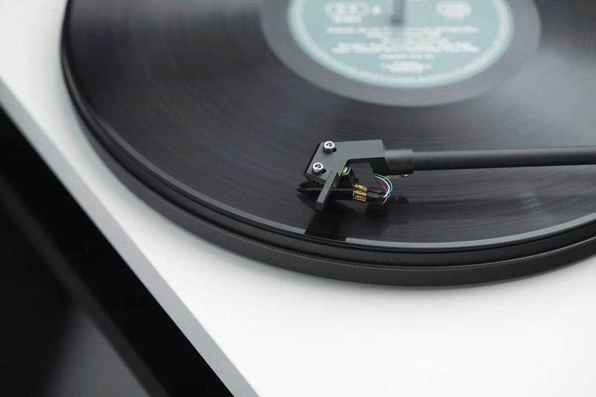 Pro-Ject Primary E OM skivspelare (svart)