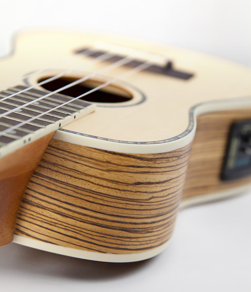 Reno RU320E Grand Concert Ukulele med Pickup och Tuner (Natural)