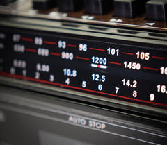Studio 57 - Kassettspelare med FM & Bluetooth, Svart