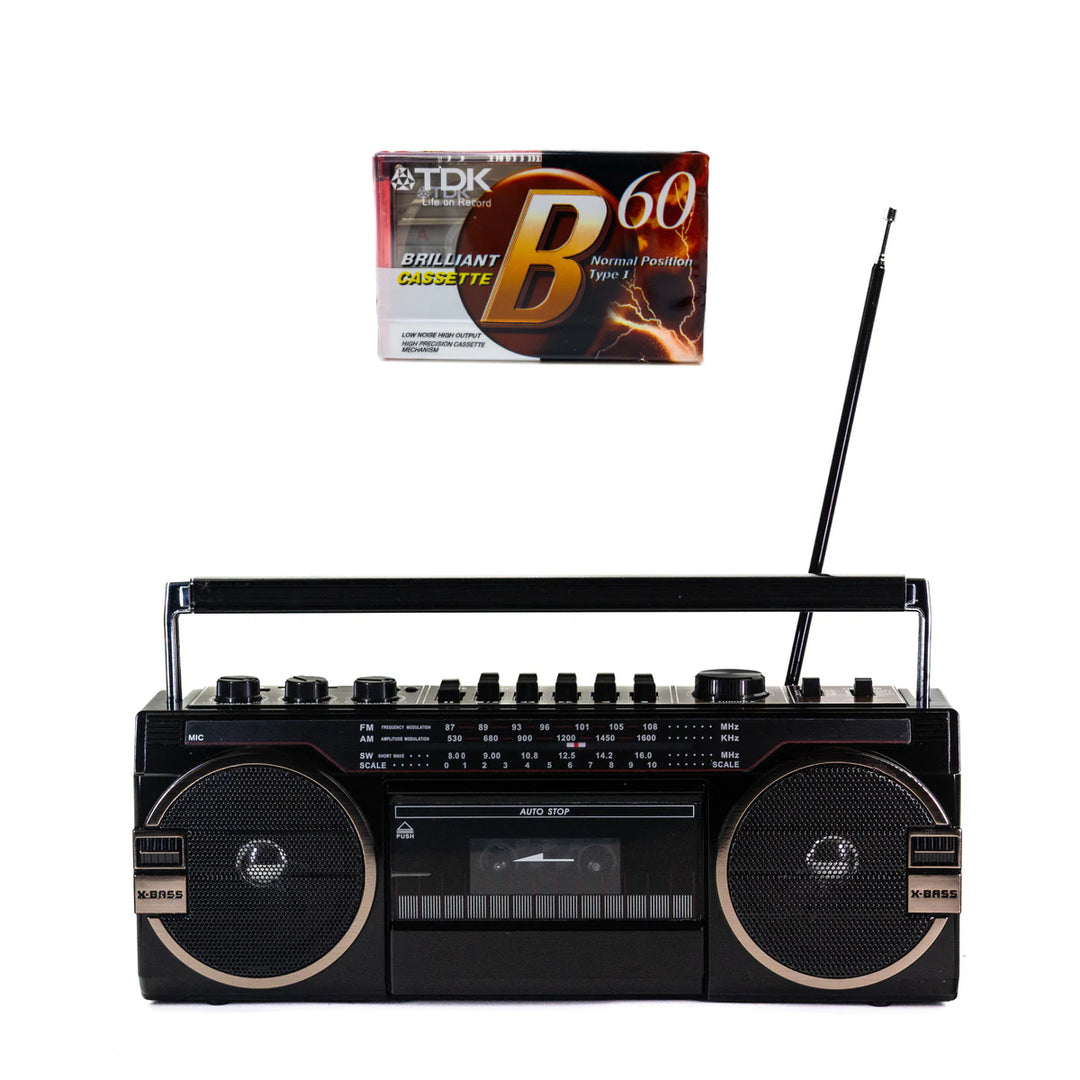 Studio 57 - Kassettspelare med FM & Bluetooth, Svart + Kassettband
