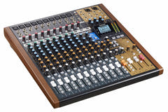 Tascam Model 16 analog mixer och 14-spårs digital inspelare