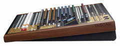 Tascam Model 16 analog mixer och 14-spårs digital inspelare