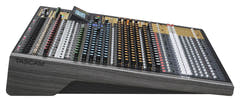 Tascam Model 2400 digital mixer och 24 track digital recorder
