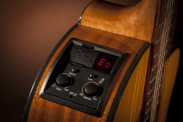 Takamine GC1CE-NAT Klassisk spansk gitarr (naturlig)