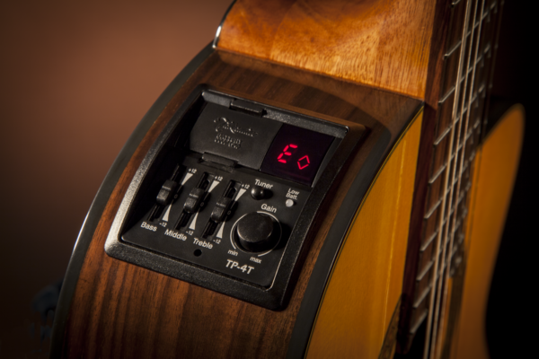 Takamine GC5CE-NAT Klassisk spansk gitarr (naturlig)