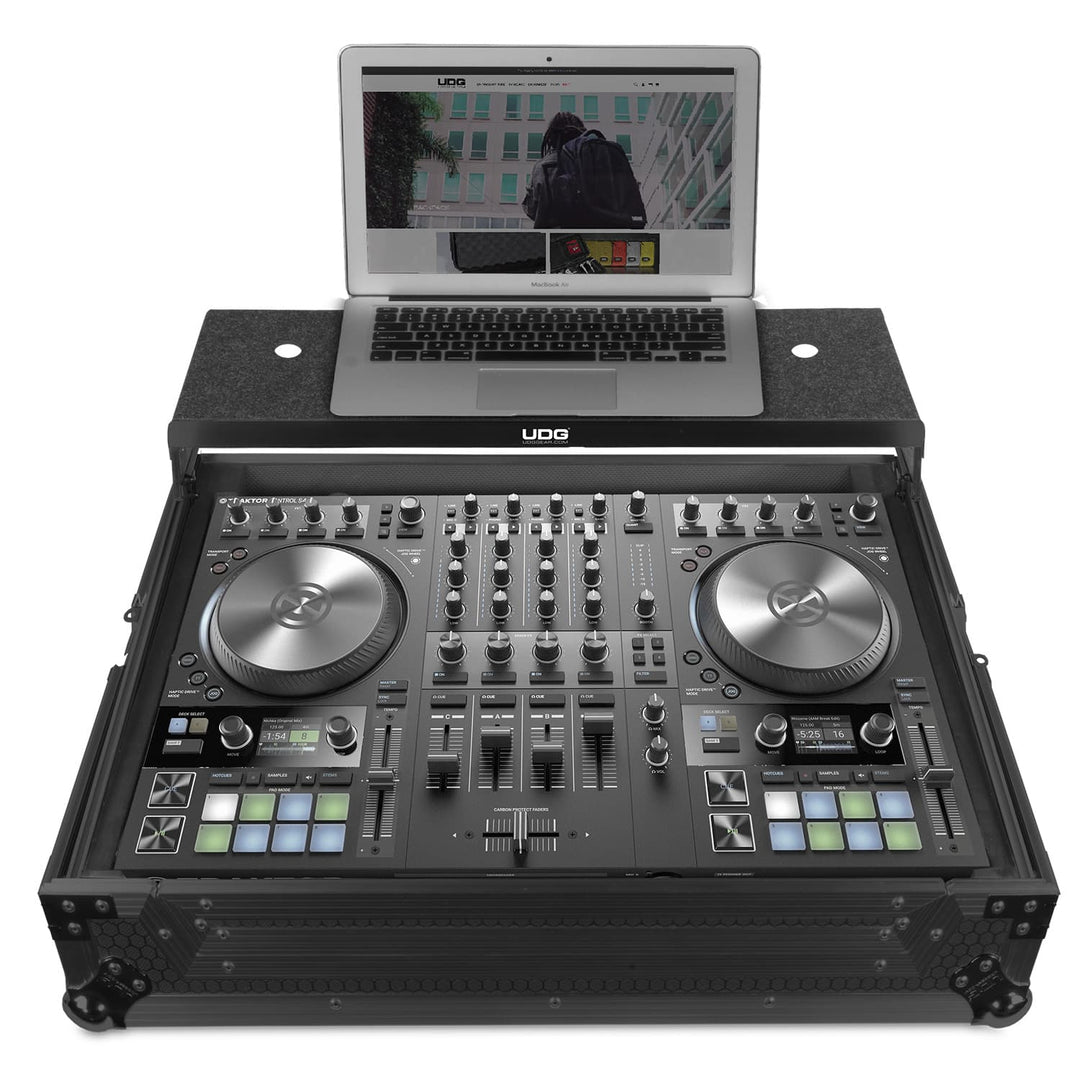 UDG Ultimate Flight case NI Kontrol S4 MK3 Svart Plus (L)