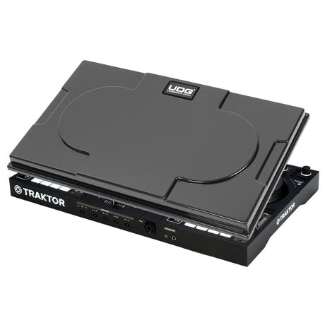 UDG Ultimate NI Traktor Kontrol S4 MK3 Utrustnings cover Svart