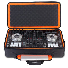 UDG Ultimate MIDI kontroller Backpack Large Svart/Orange insida MKII