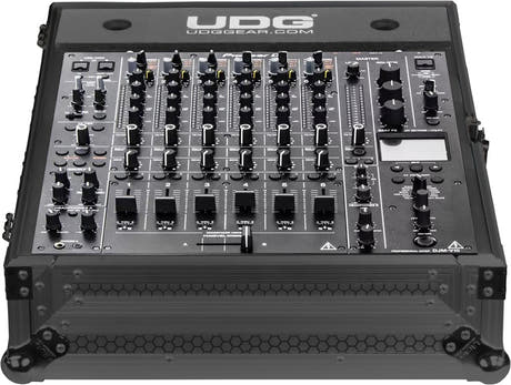 UDG Ultimate Flight Case Pioneer DJM-V10 Svart