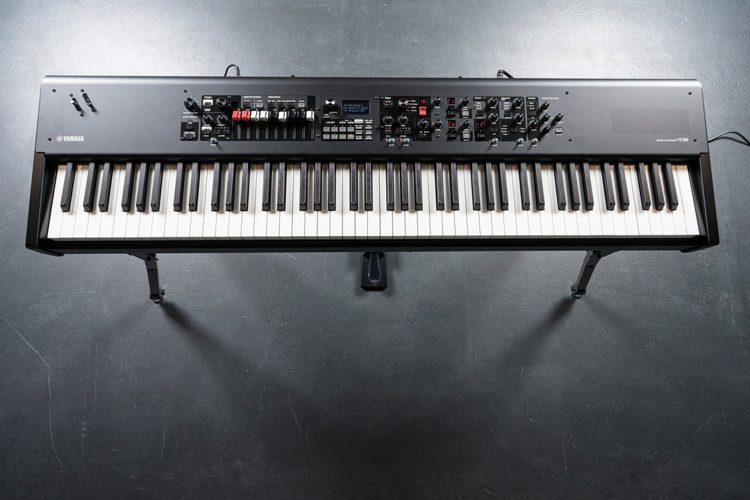 Yamaha YC88 Digital Stage Keyboard (naturligt Wood )