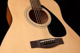 Yamaha F310 folkgitarr (naturlig)