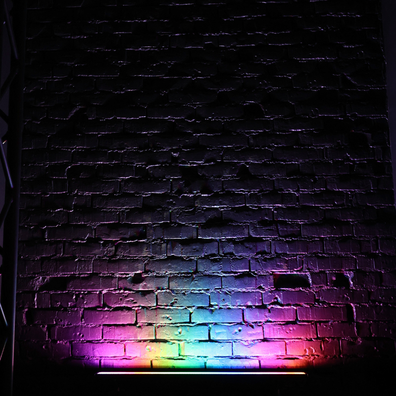 Light4Me Strobe Multi Bar LED – RGB+CW strobe och blinder