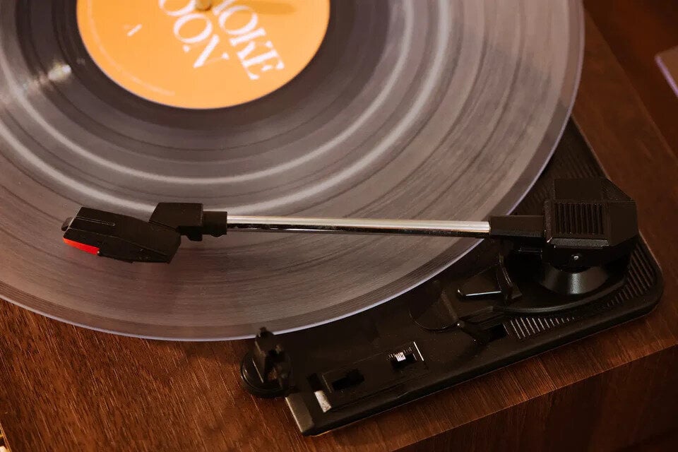 Crosley Miles Skivspelare, Valnöt