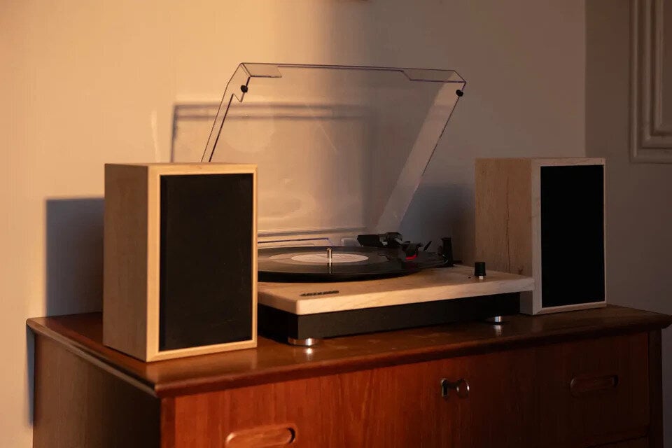 Crosley Brio Skivspelare m/högtalare, Natural