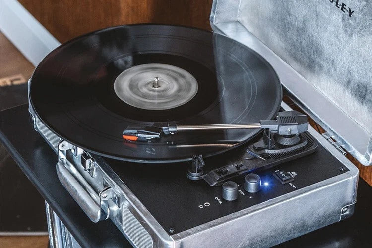Crosley Cruiser Plus skivspelare tvåvägs Bluetooth (svart)