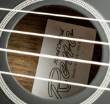 Reno RU300 Grand Concert Ukulele (svart) startpaket