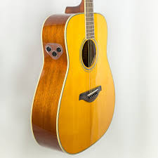 Yamaha FG-TA TransAcoustic Vintage Folk Western Gitarr 
